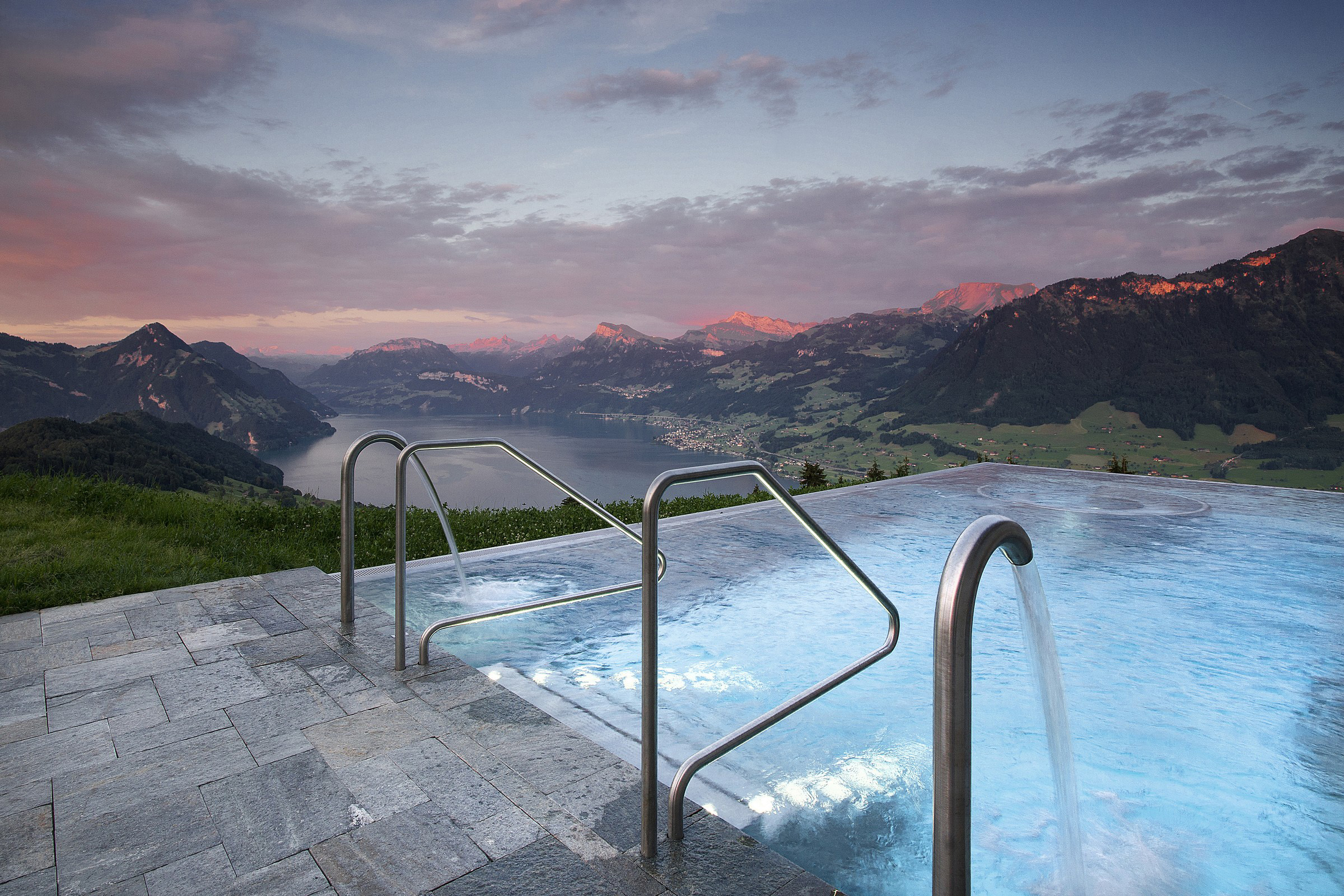 Infinity pool en Alpes 