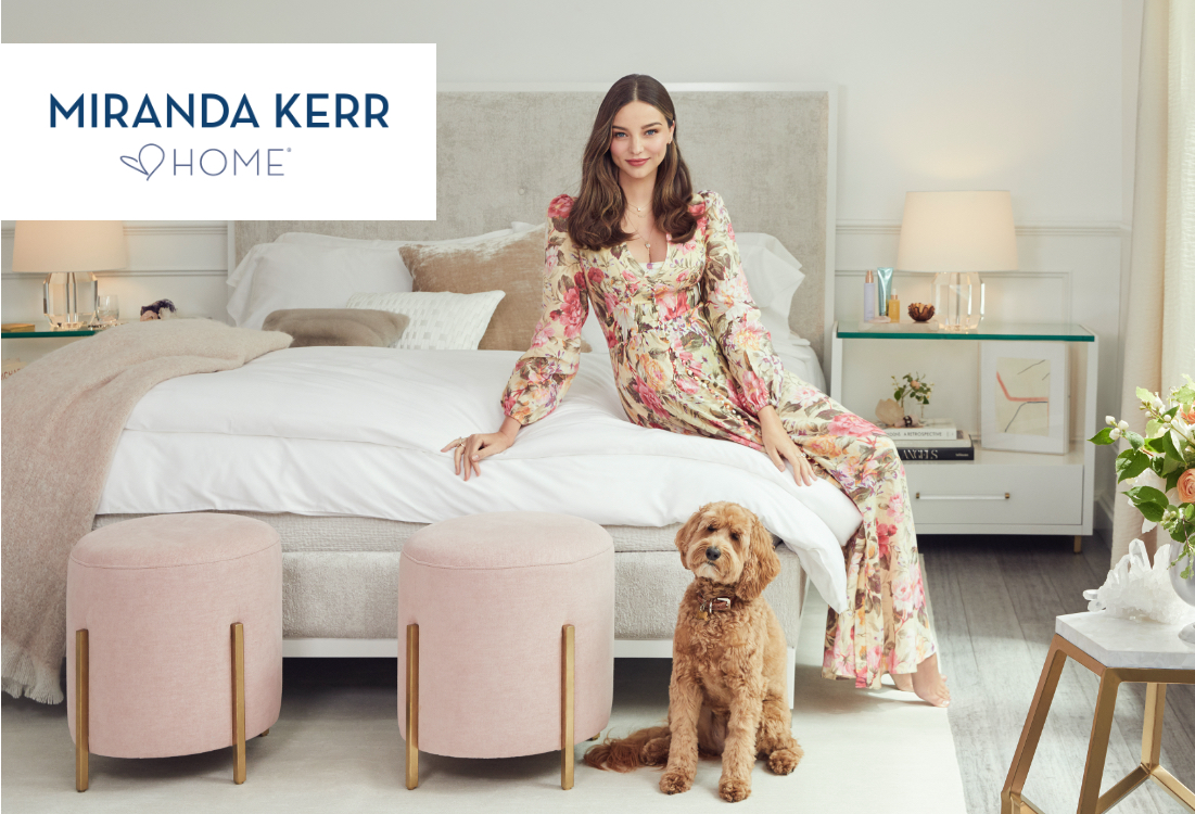 Una imagen de campaña de Miranda Kerr, con su nueva línea de muebles./Foto: Cortesía de Universal Furniture.