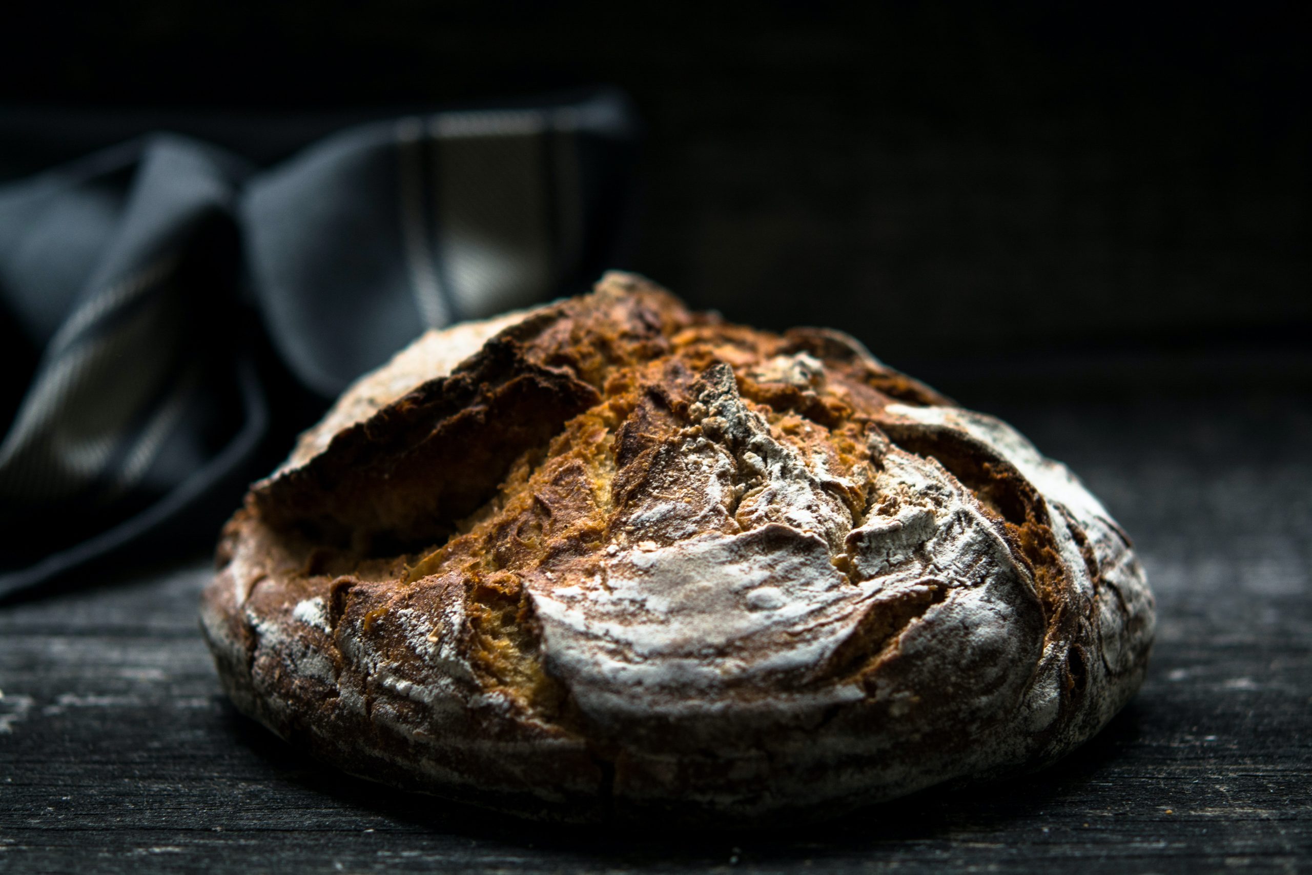 En la imagen, una hogaza de pan. /Foto: Unsplash