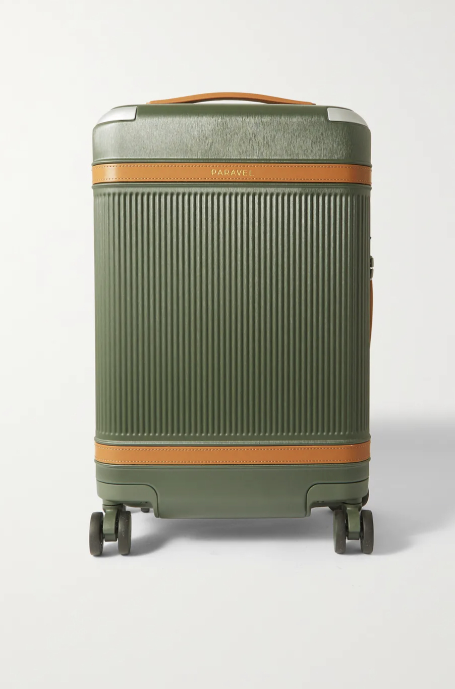 Maleta en verde con detalles en piel/ Foto: Net-a-Porter