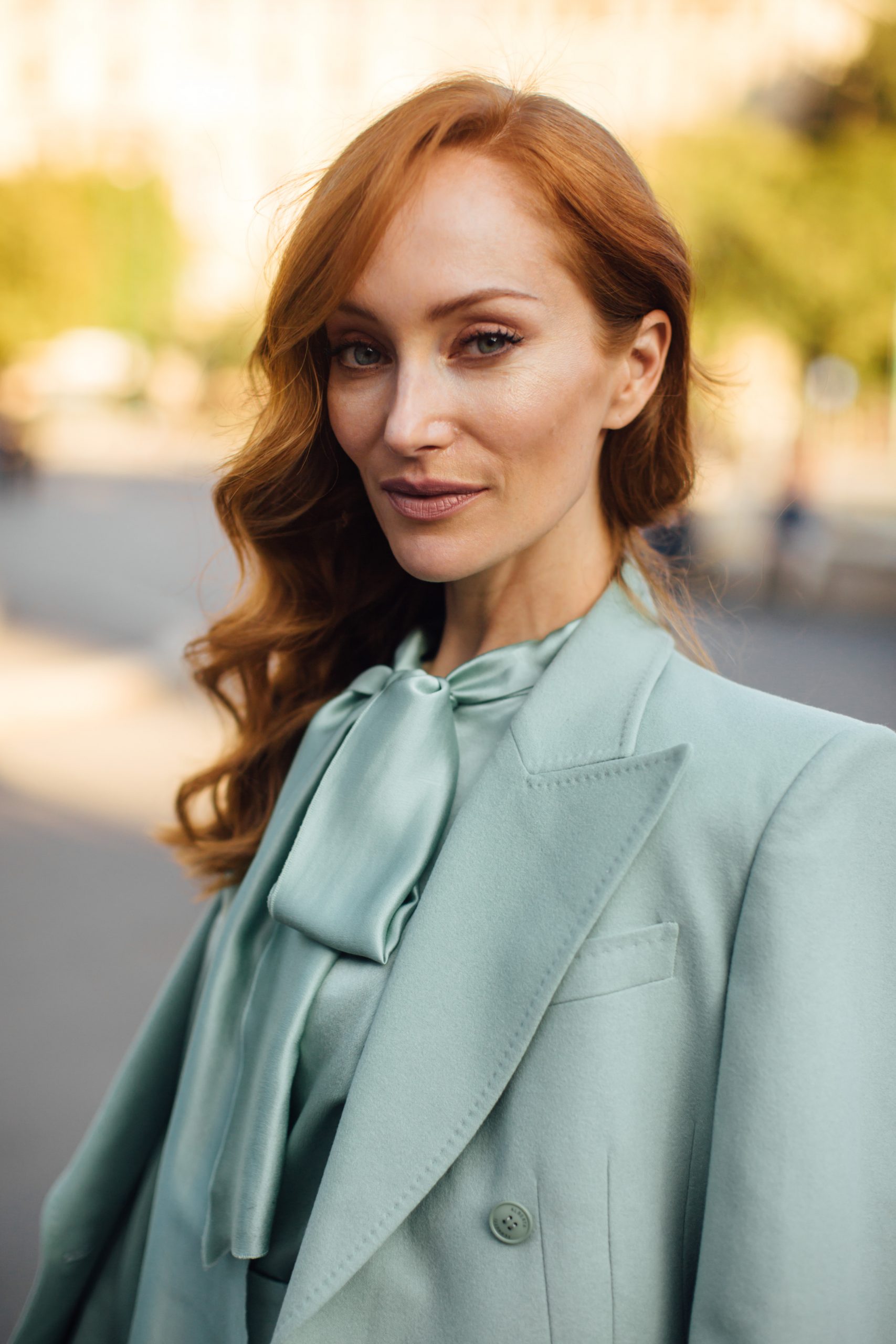 Tendencias colores de pelo: Chica con tono Blond copper.