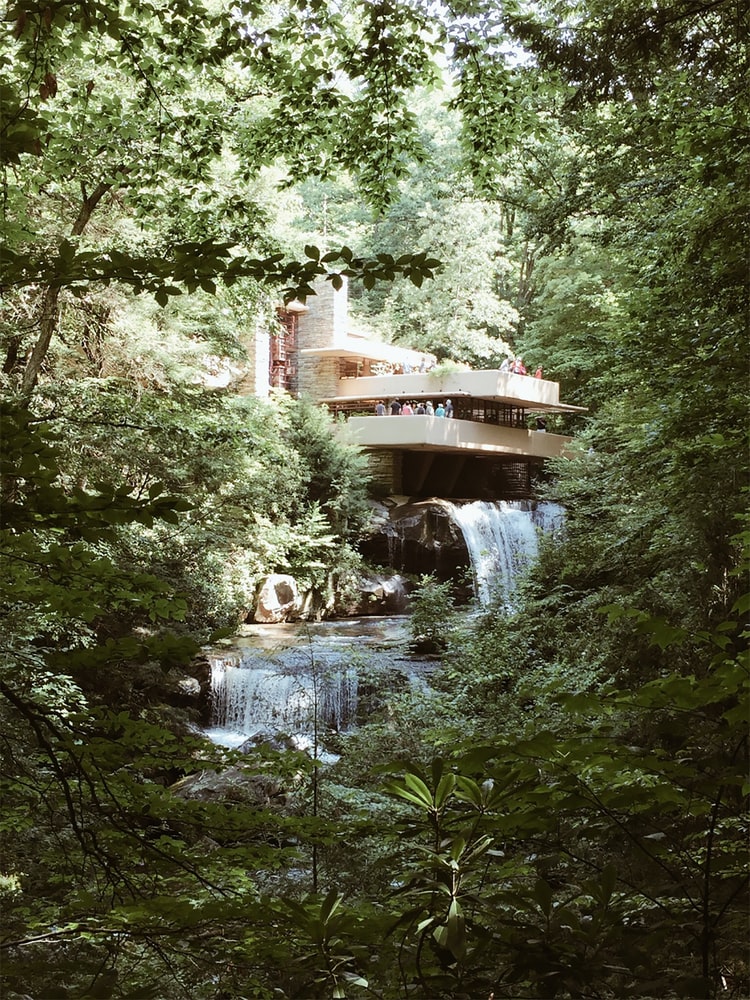 Casa de la Cascada de Frank Lloyd Wright / Foto: Unplash