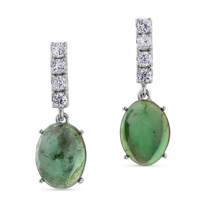Pendientes riviere de oro blanco con turmalina verde. /Foto: Chocron Joyeros