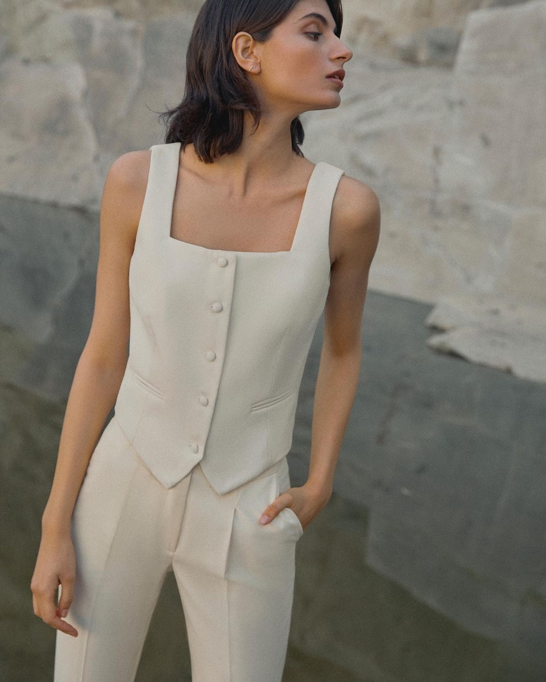 Sleeveless blazer