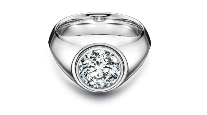 Anillo en platino con un diamante de Tiffany