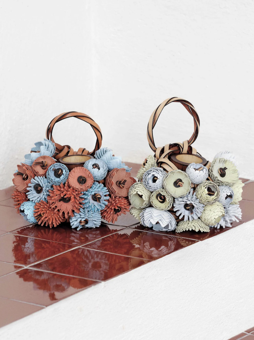 Uno de los bolsos de la colaboración / Foto: Loewe