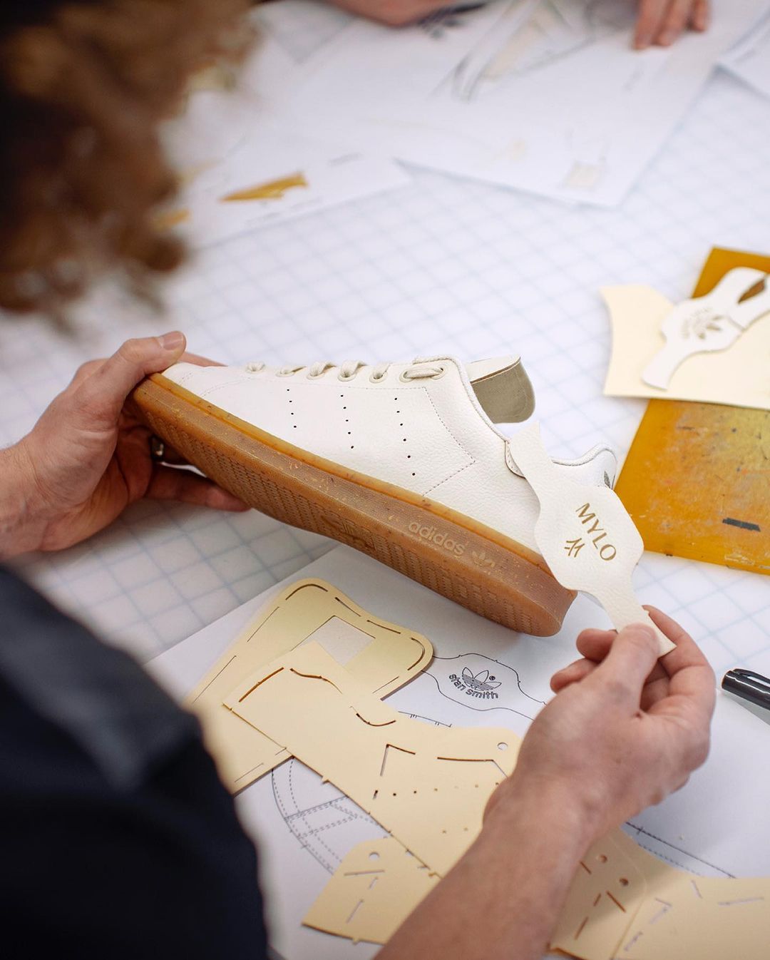 Stan Smith de Adidas hechas con cuero de hongos