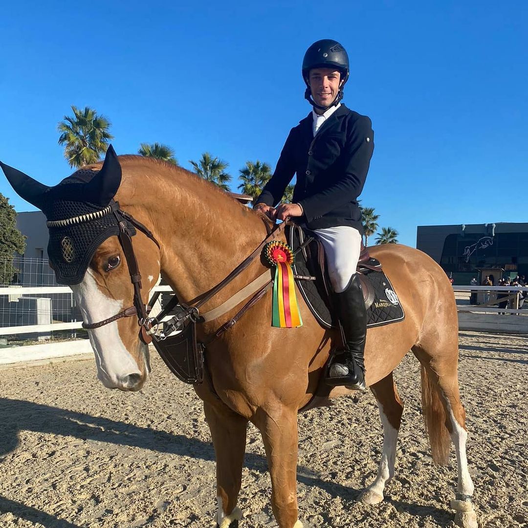 El reconocido jinete con uno de sus caballos/Foto: Instagram