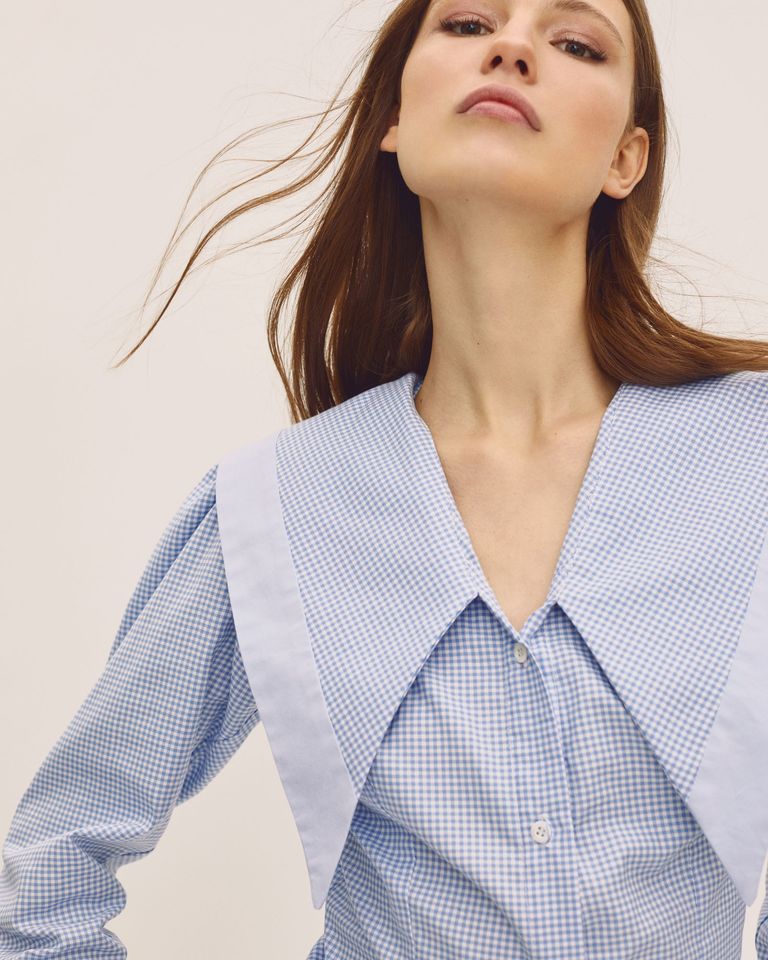 Camisa con cuello babydoll / Foto: IQ Collection