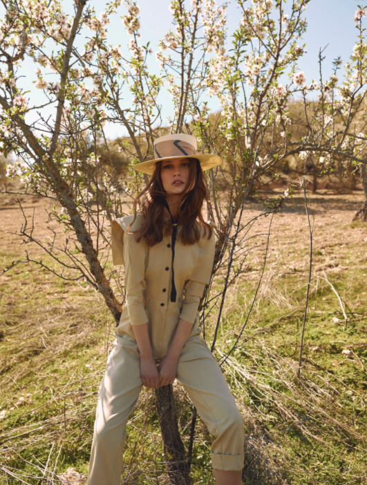 Mono beige de IQ Collection