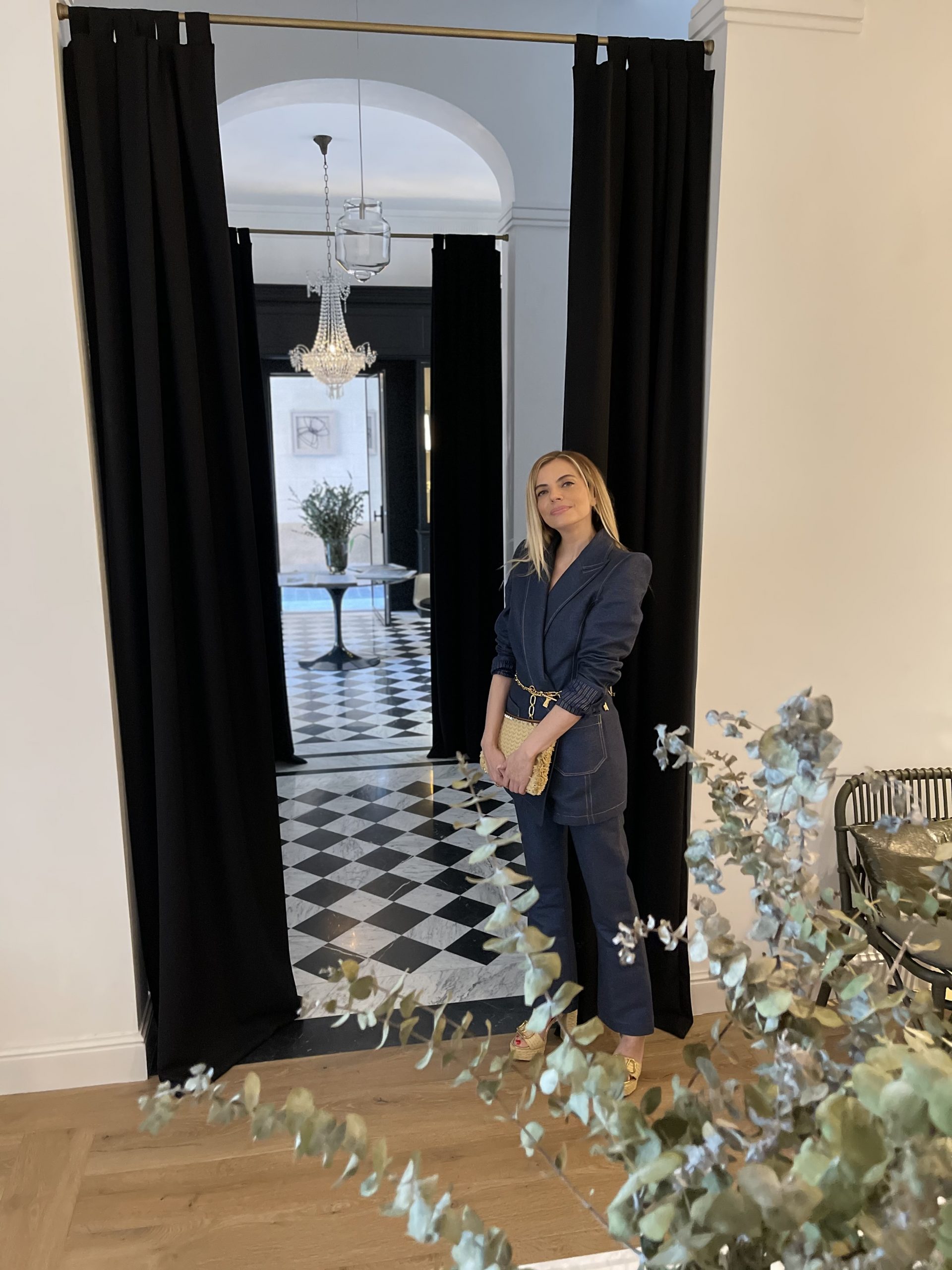 Raquel Oliva en Villa Mayfair