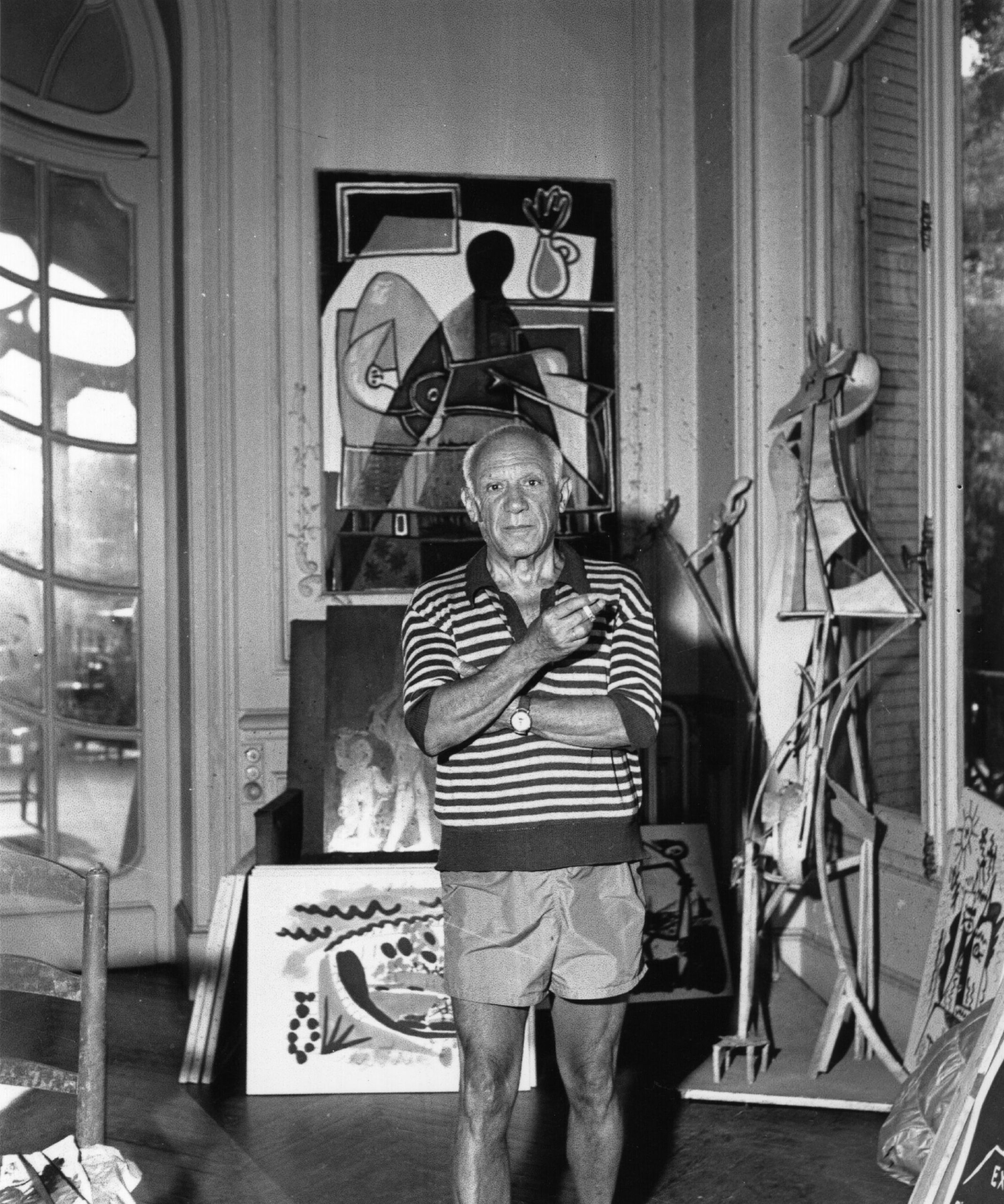 Pablo Picasso en su estudio