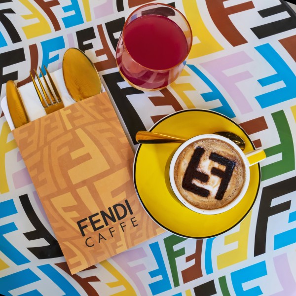 Fendi Caff&egrave;