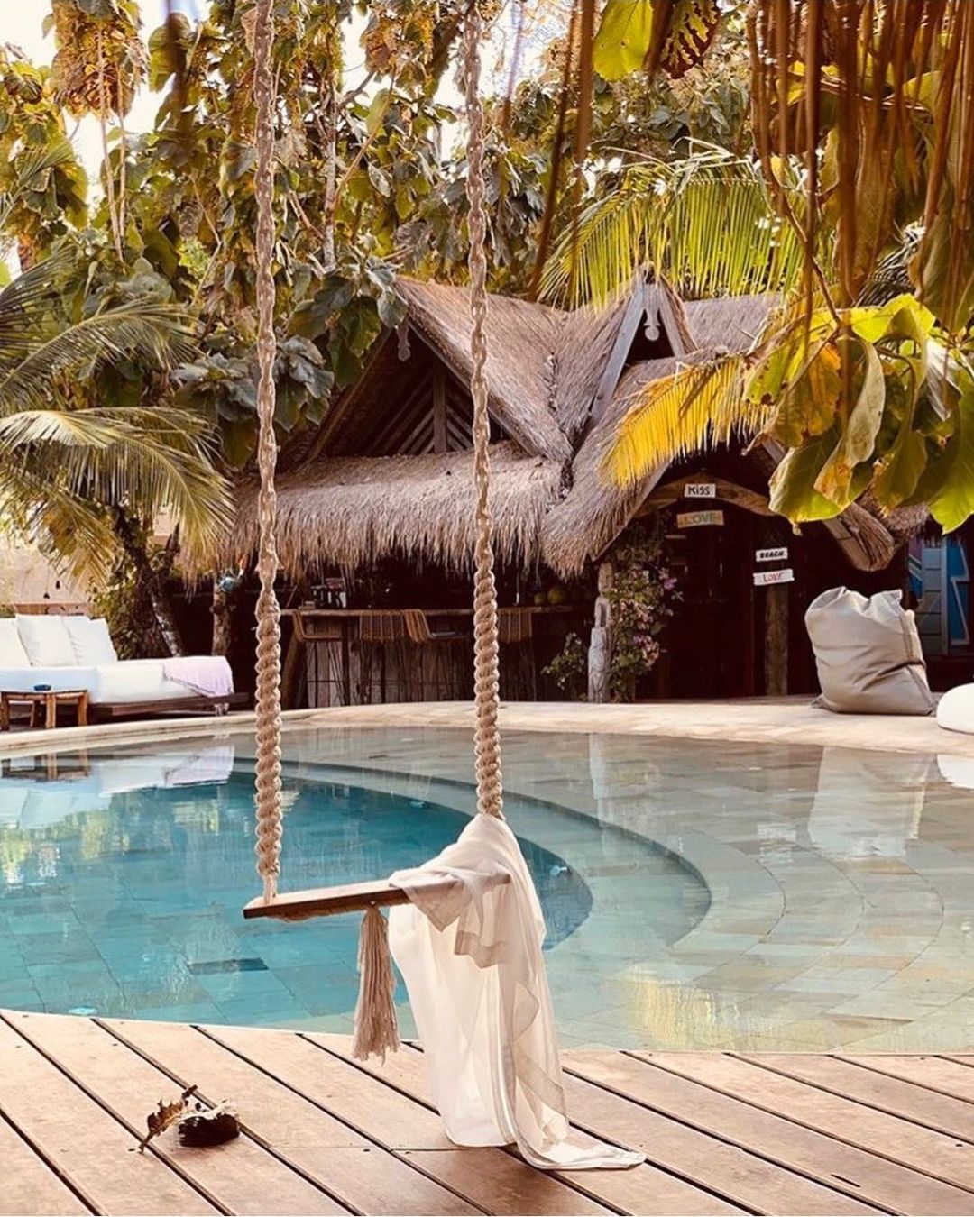 Detalle de la piscina / Foto: @lacabanebali