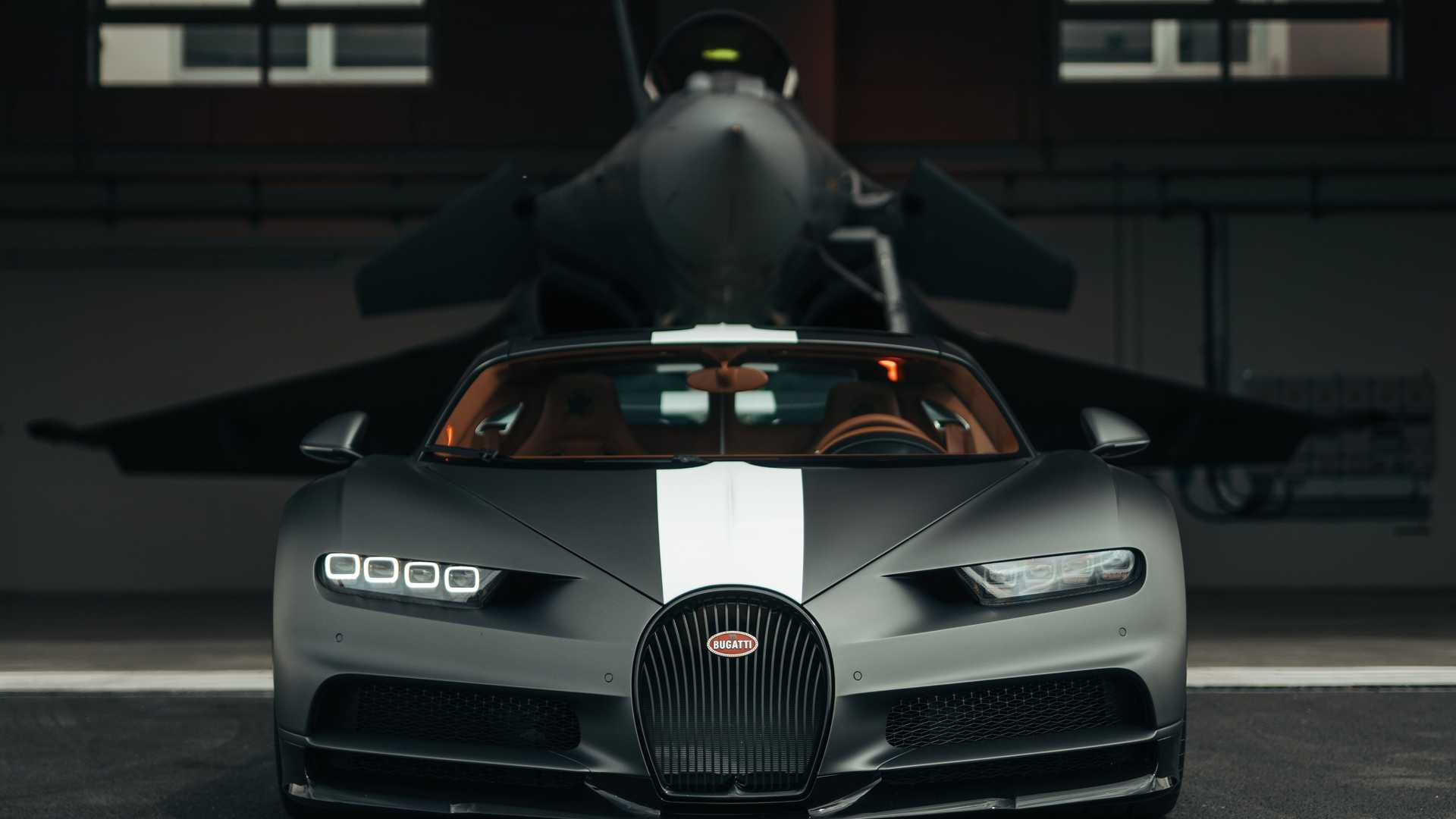 Bugatti Chiron Sport vs Dassault Rafale Marine