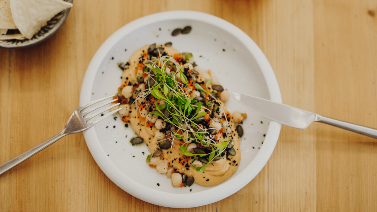El hummus con ceviche de garbanzos / Foto: Only You