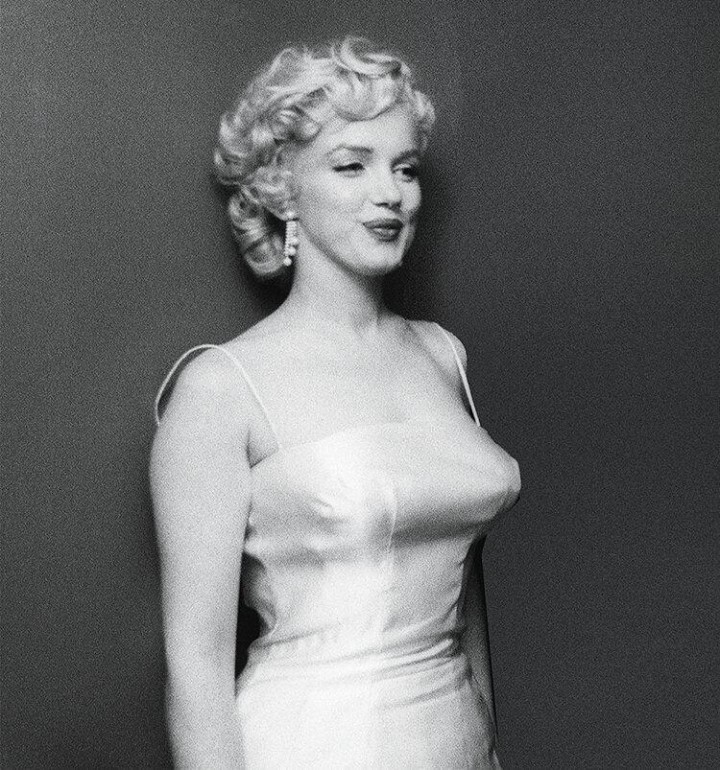 La actriz con vestido de tirante spaguetti / Foto: @marilynmonroe