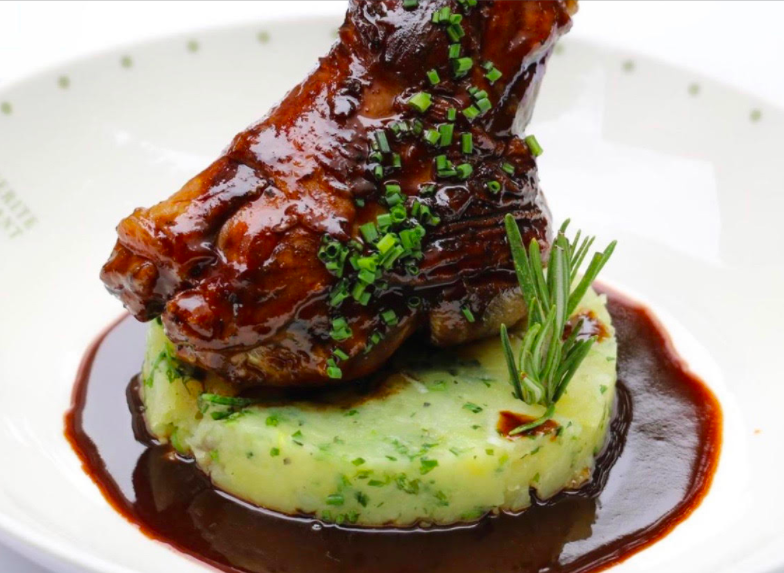 Rabo de ternera con puré de patatas