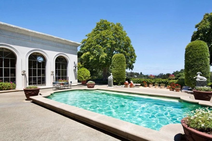 Piscina de la vivienda de Elon Musk