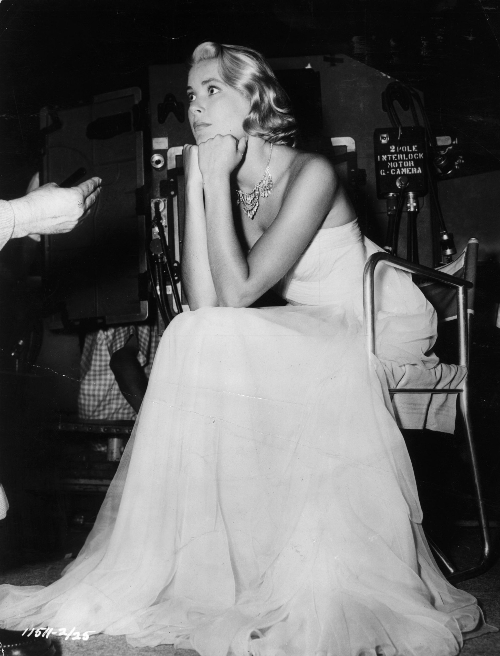 Grace Kelly en el set de 'To Catch a Prince', rodaje en el que conoci&oacute; al Pr&iacute;ncipe Rainiero / Foto: Getty Images