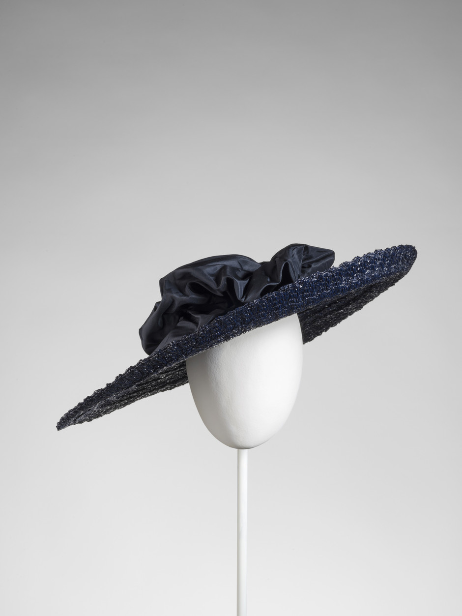 Uno de los sombreros de la exposici&oacute;n / Foto: Balenciaga