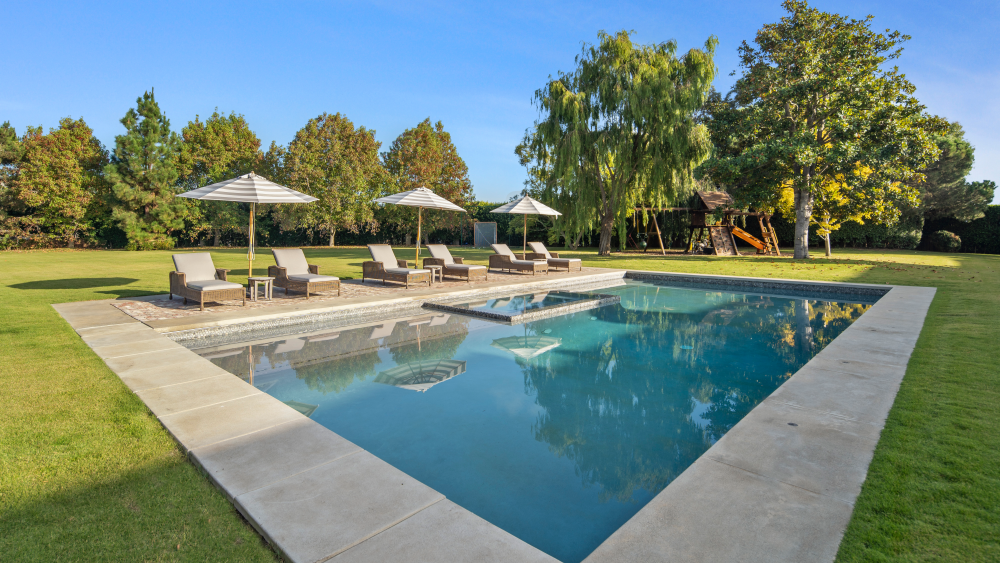 piscina mansion