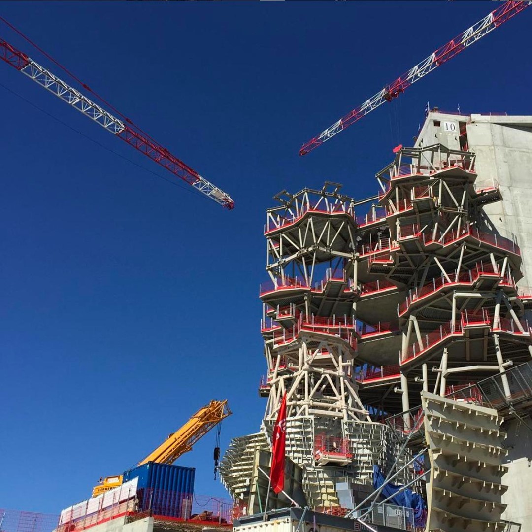 Torre en construcci&oacute;n / Foto: Fundaci&oacute;n LUMA