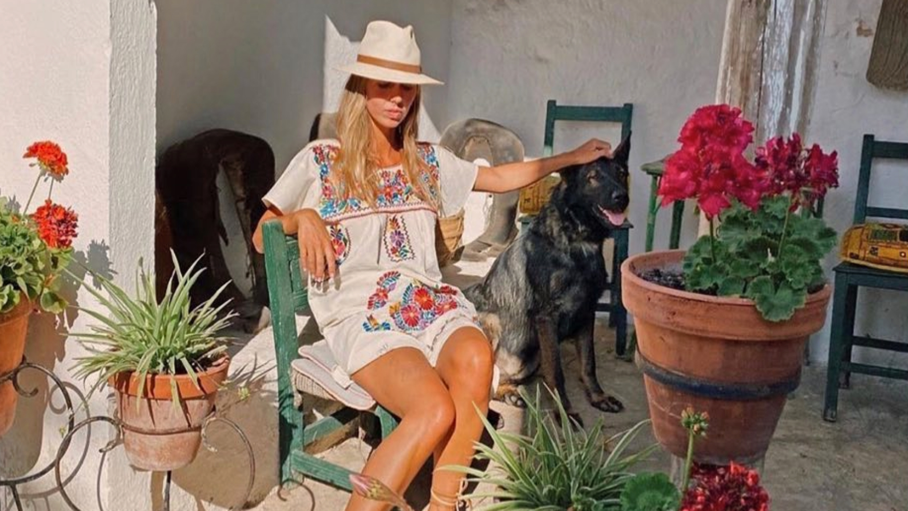 Lucía Bácerna con un vestido de Frida's Lab
