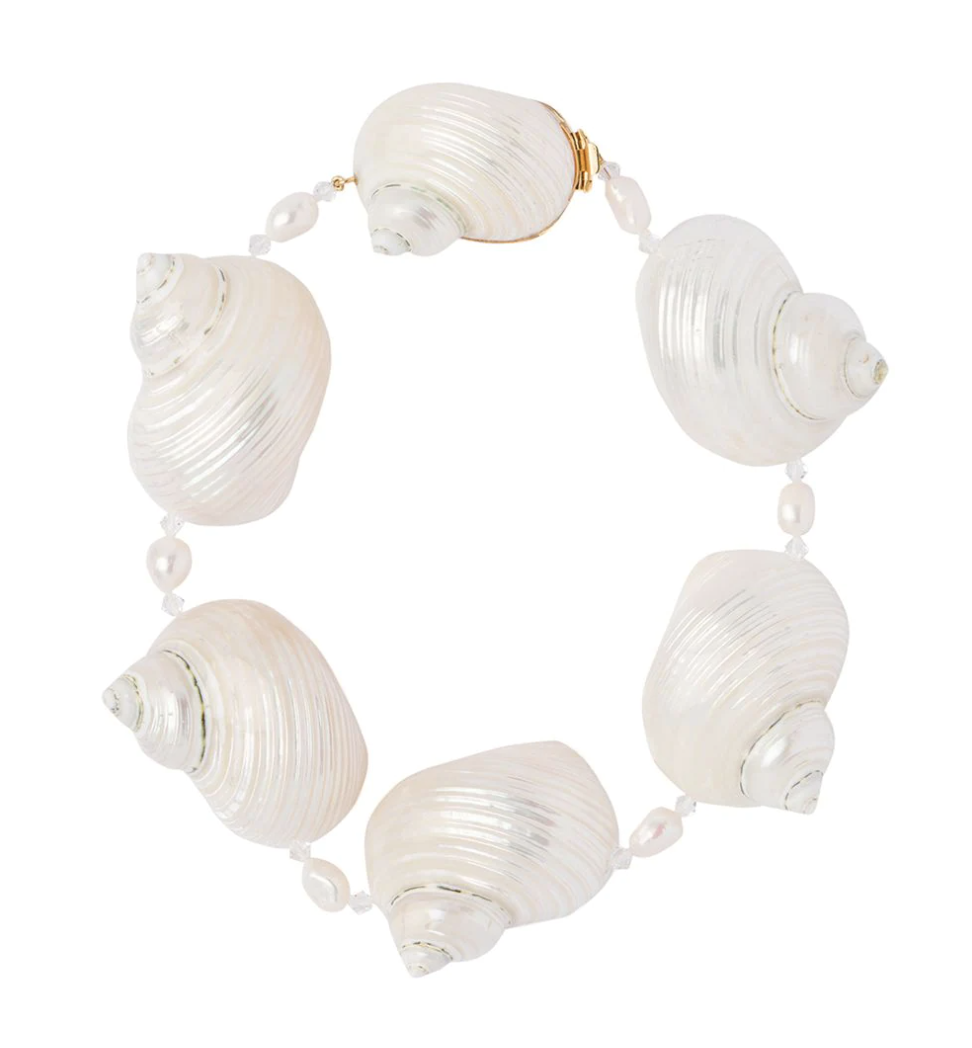 Collar de conchas de Prada / Foto: Farfetch