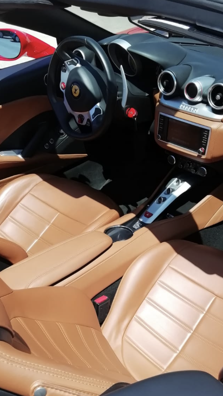 Interior Ferrari California T