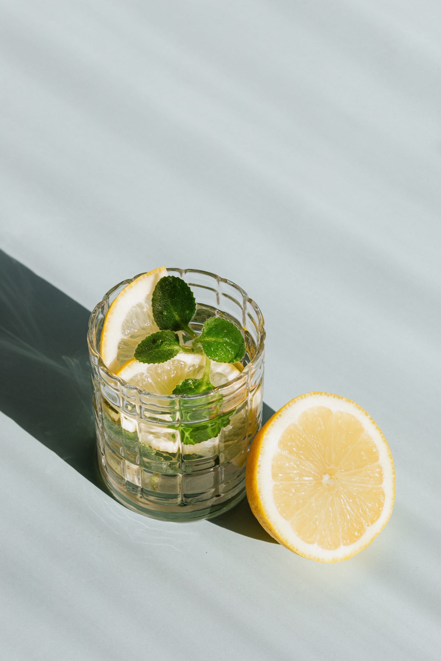 Agua con limón