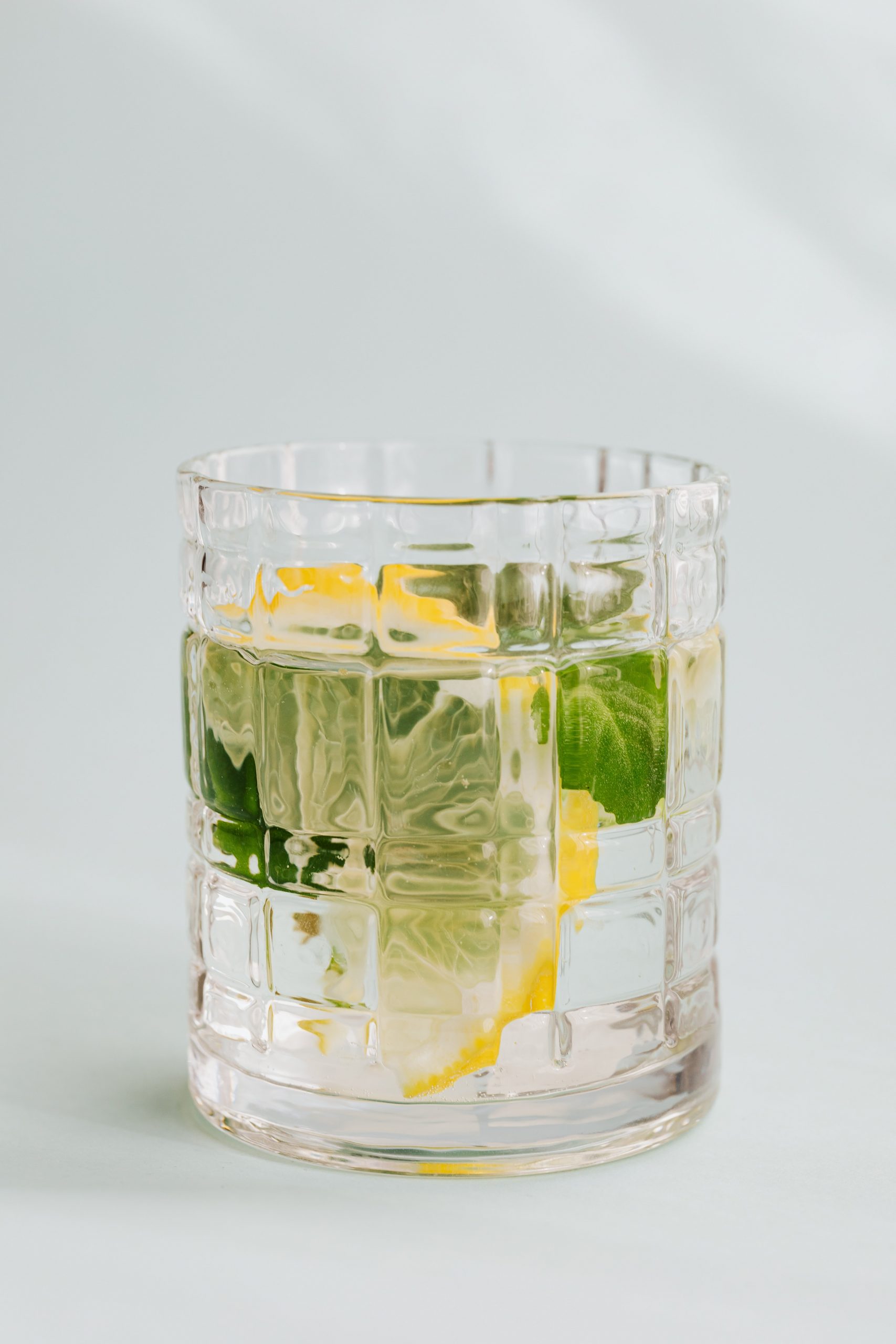 Agua con limón