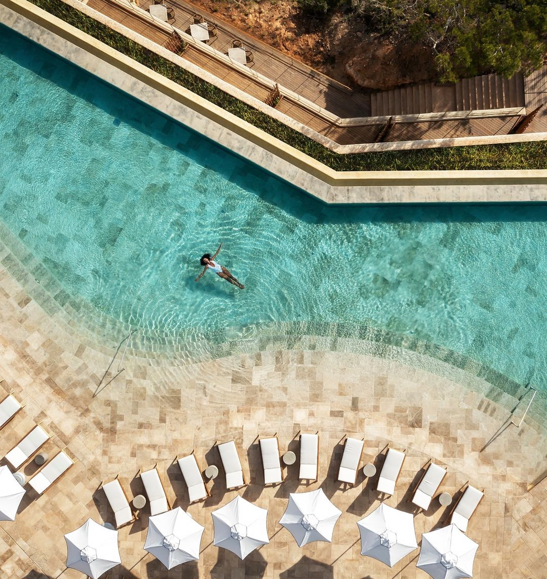 Una de las piscinas / Foto: @sixsenses_ibiza