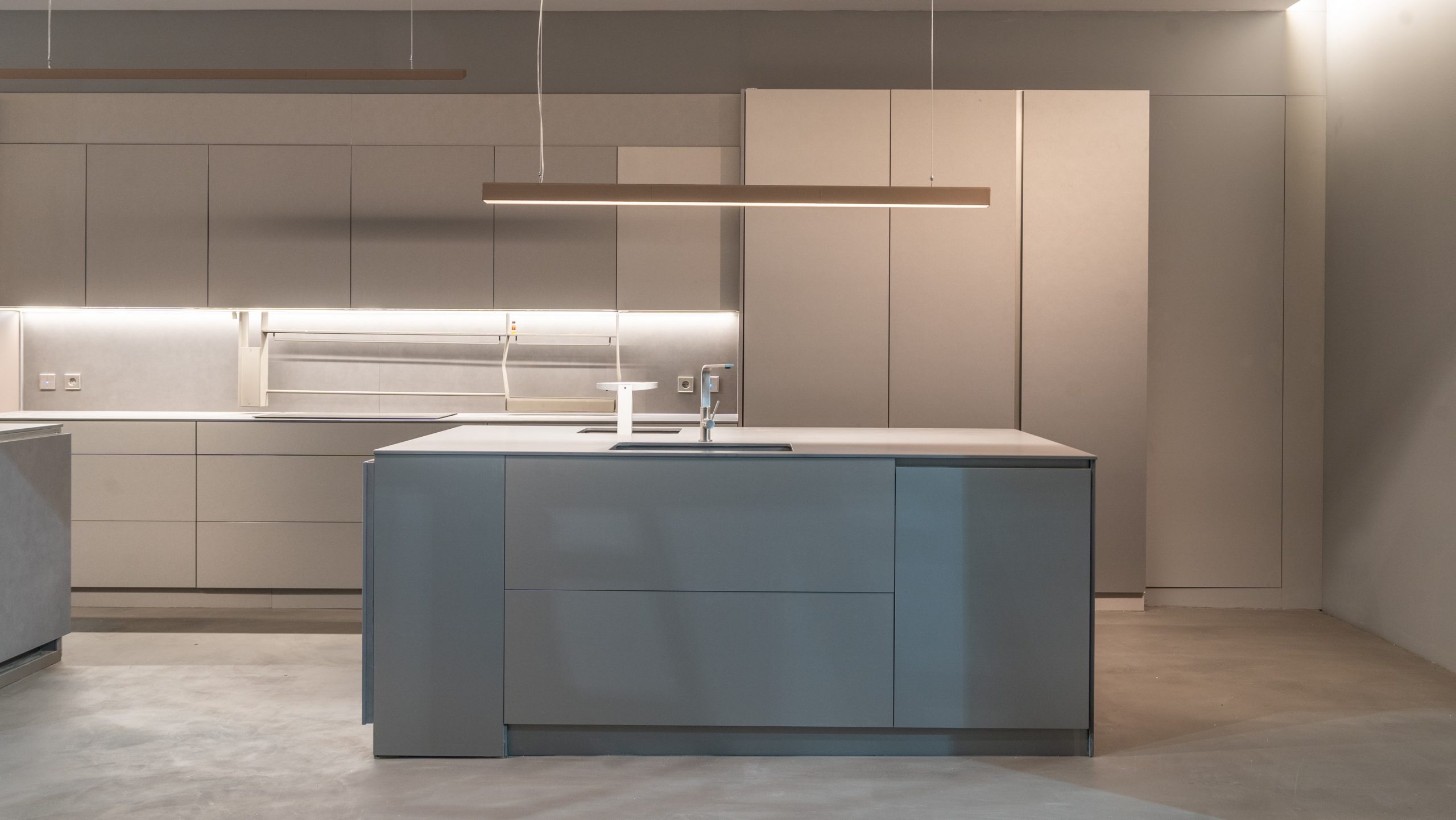 Nel&acute;la Design