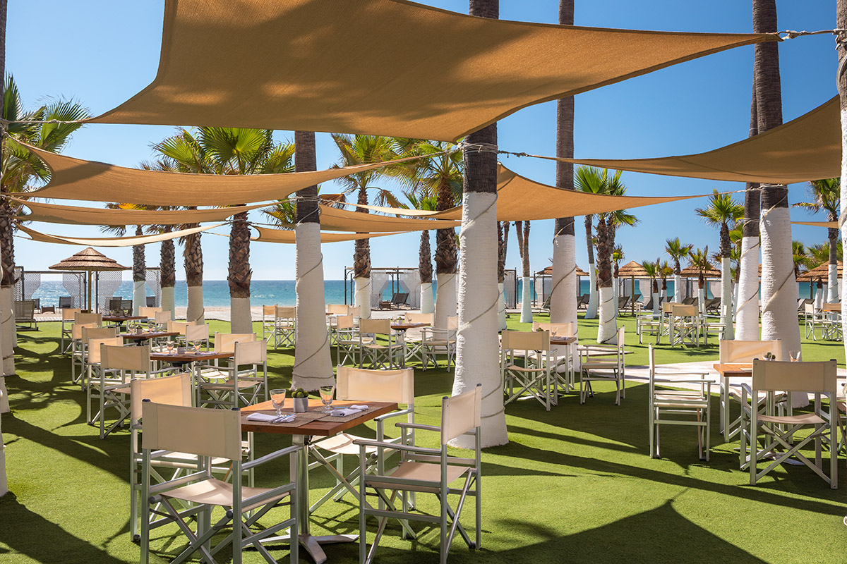 Beach Club Terrace/ Foto: Anantara Villa Padierna