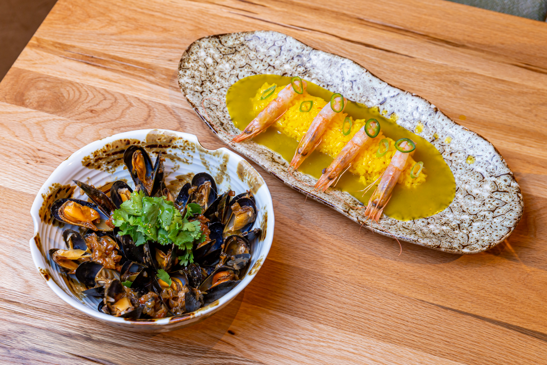 Poke-Paella de gamba blanca de Huelva y mejillón bouchot con sofrito mediterráneo de Pap&uacute;a
