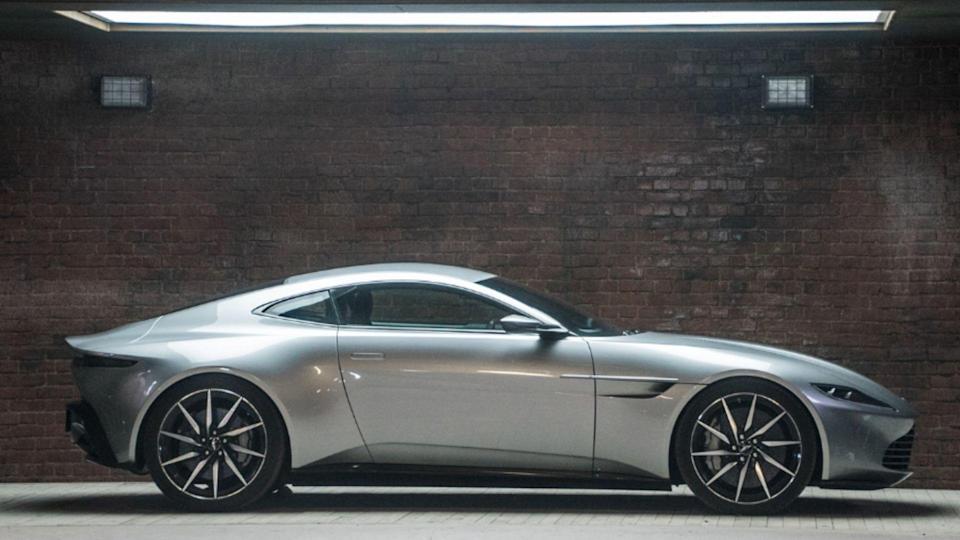 Aston Martin DB10
