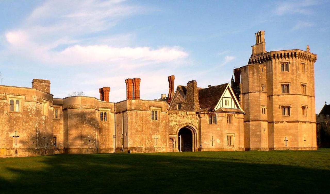 Thornbury Castle, Bristol