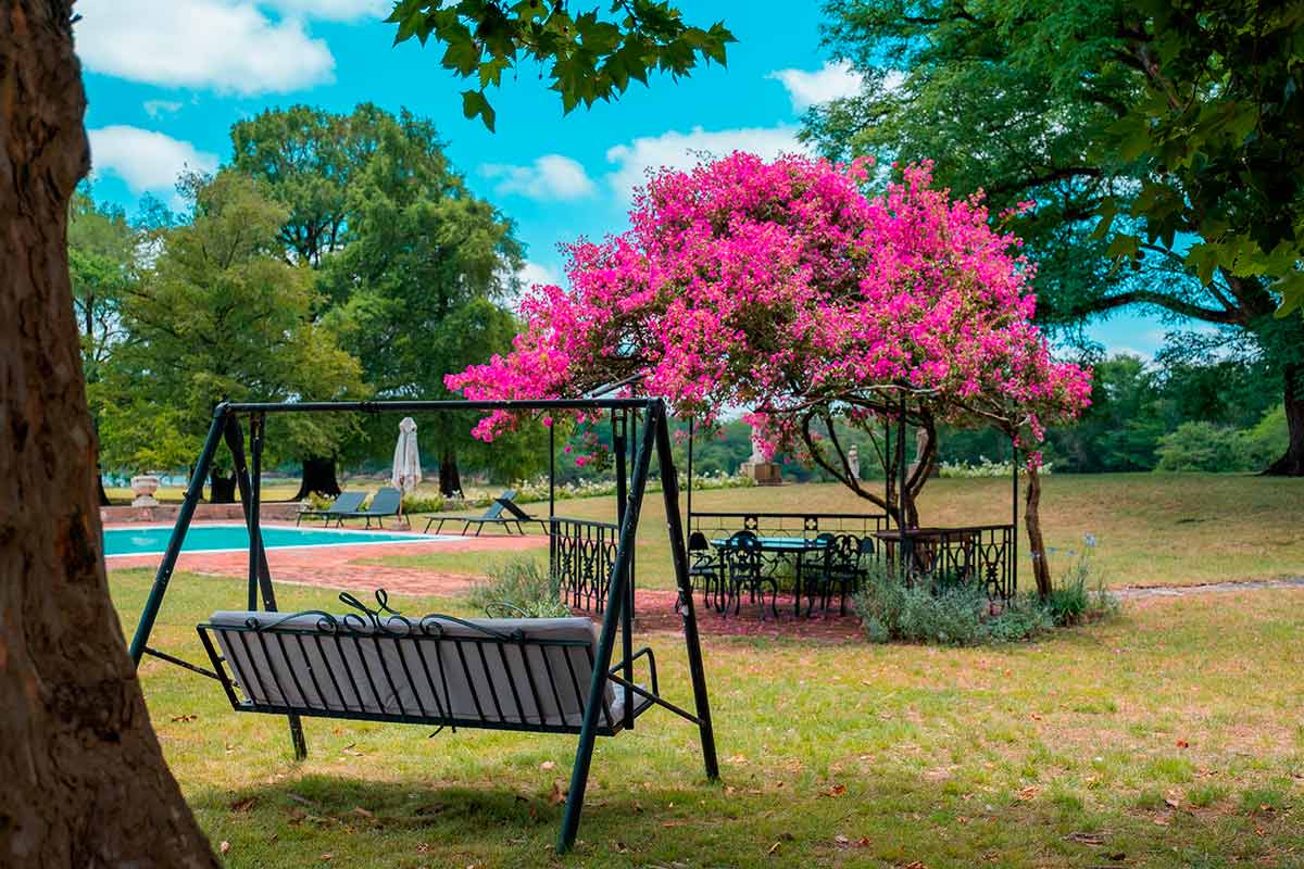 Los jardines de la Estancia Santa Cándida