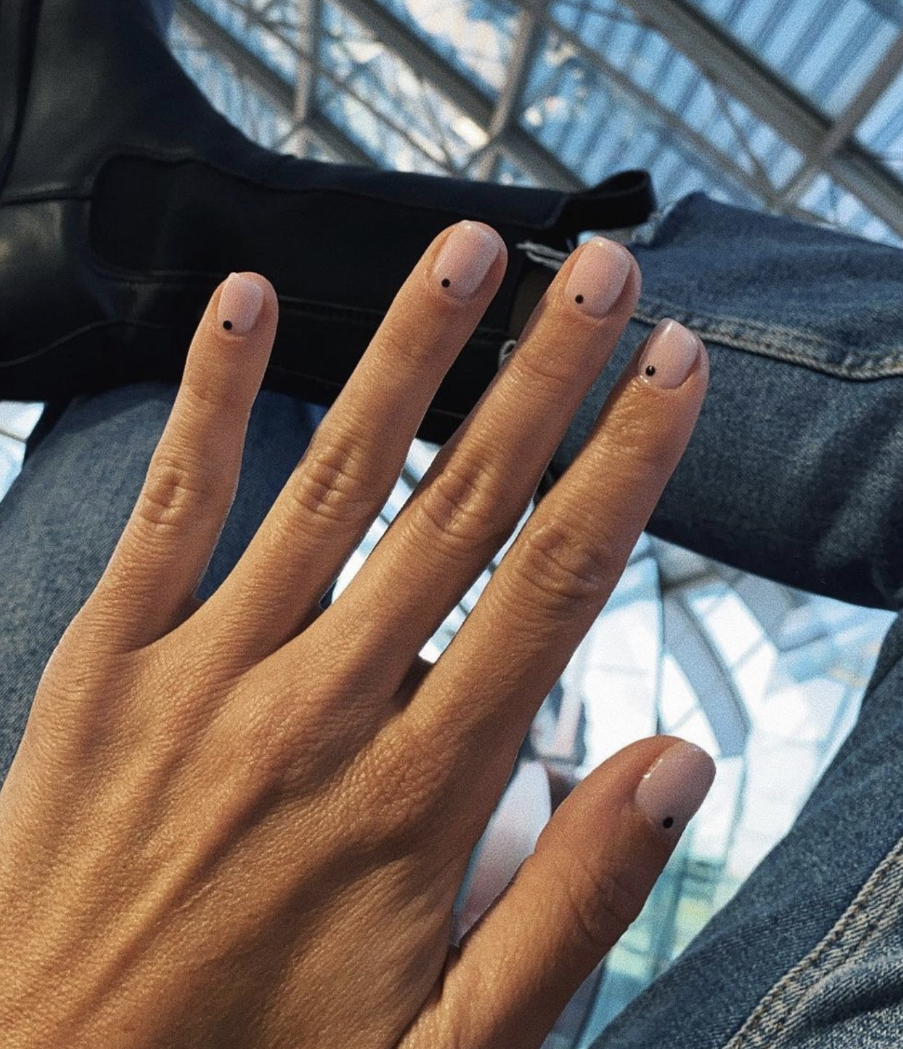U&ntilde;as pintadas