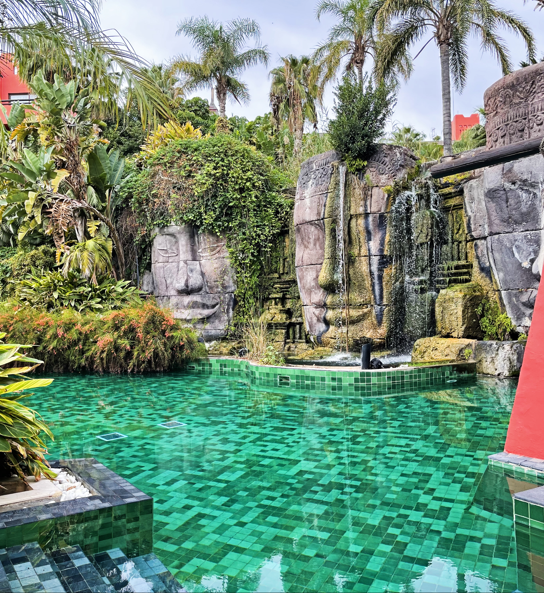 Una de las piscinas de Asia Gardens/Foto: Fina Grosso