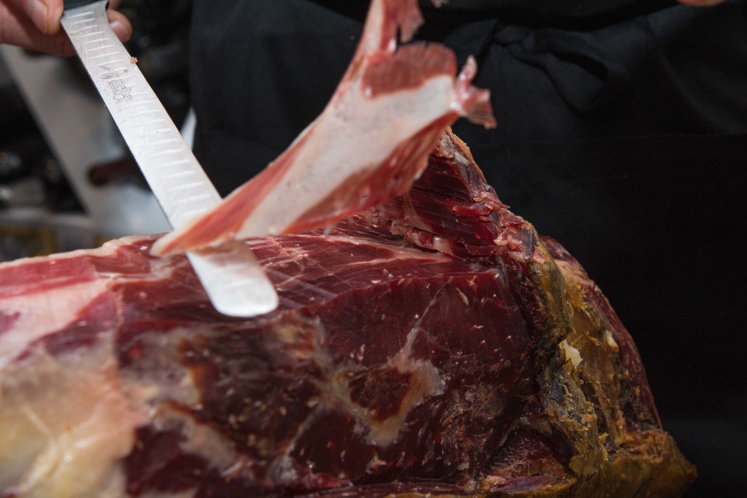 Cortar jamón / Julián Martín