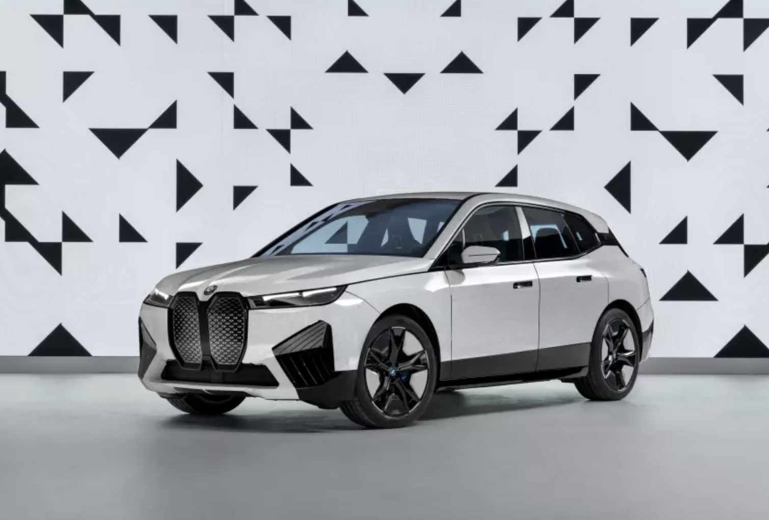 BMW iX Flow