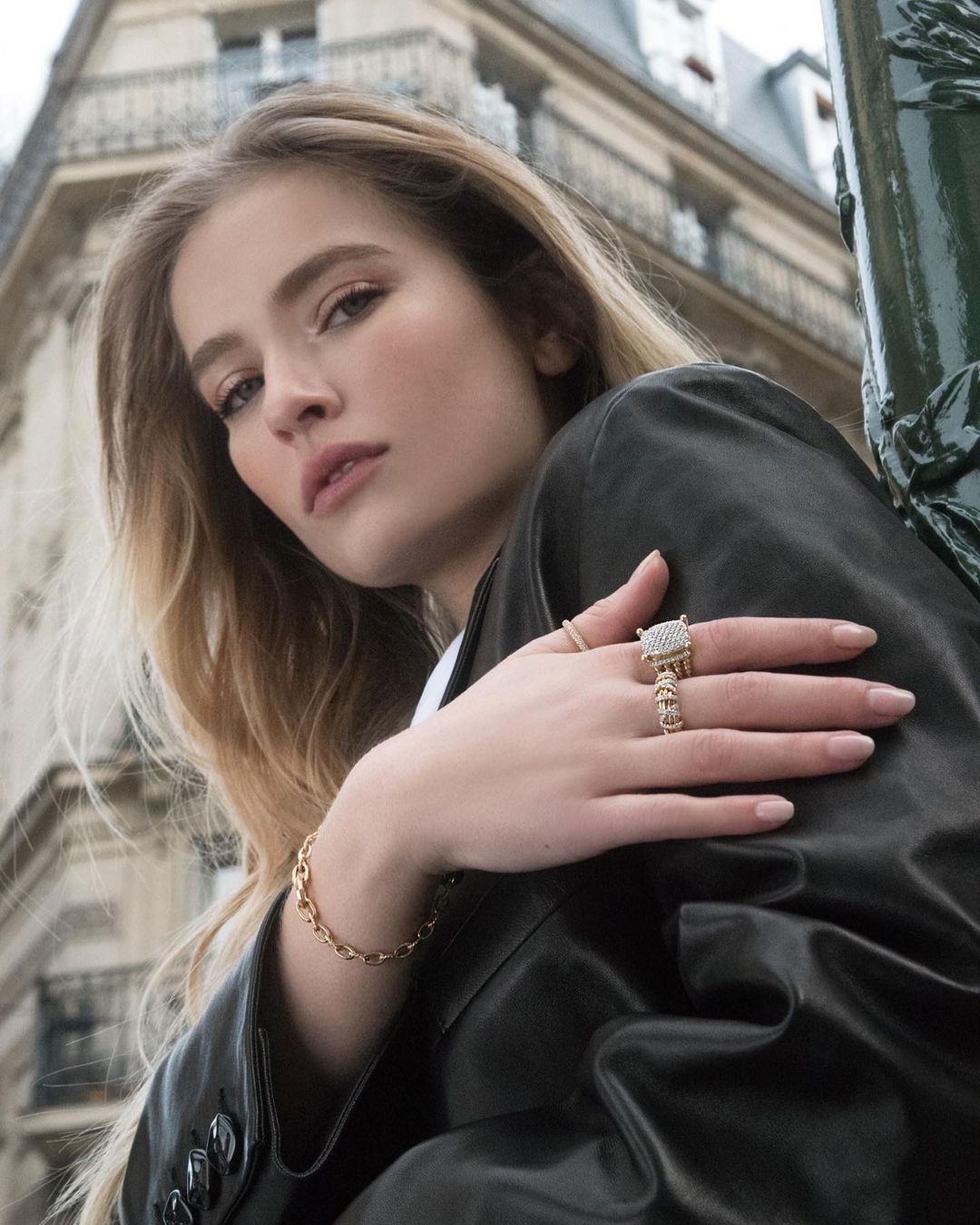 emily in Par&iacute;s Camille