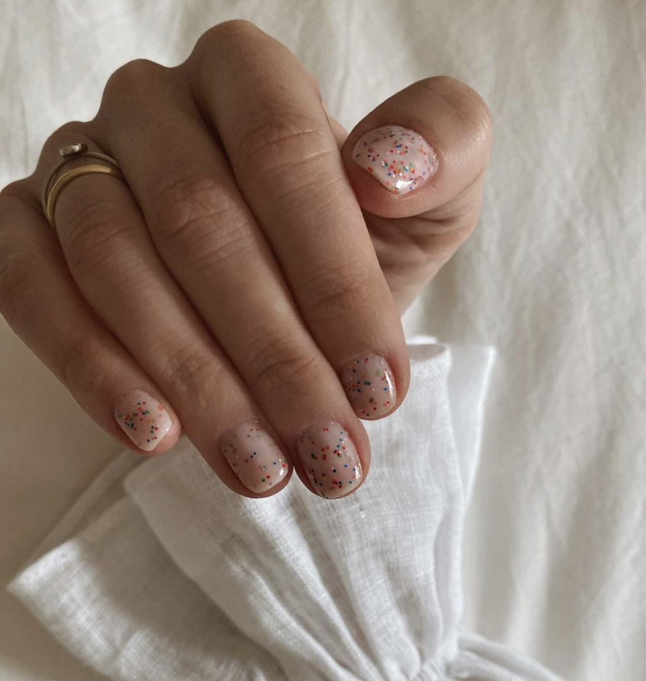 U&ntilde;as pintadas 