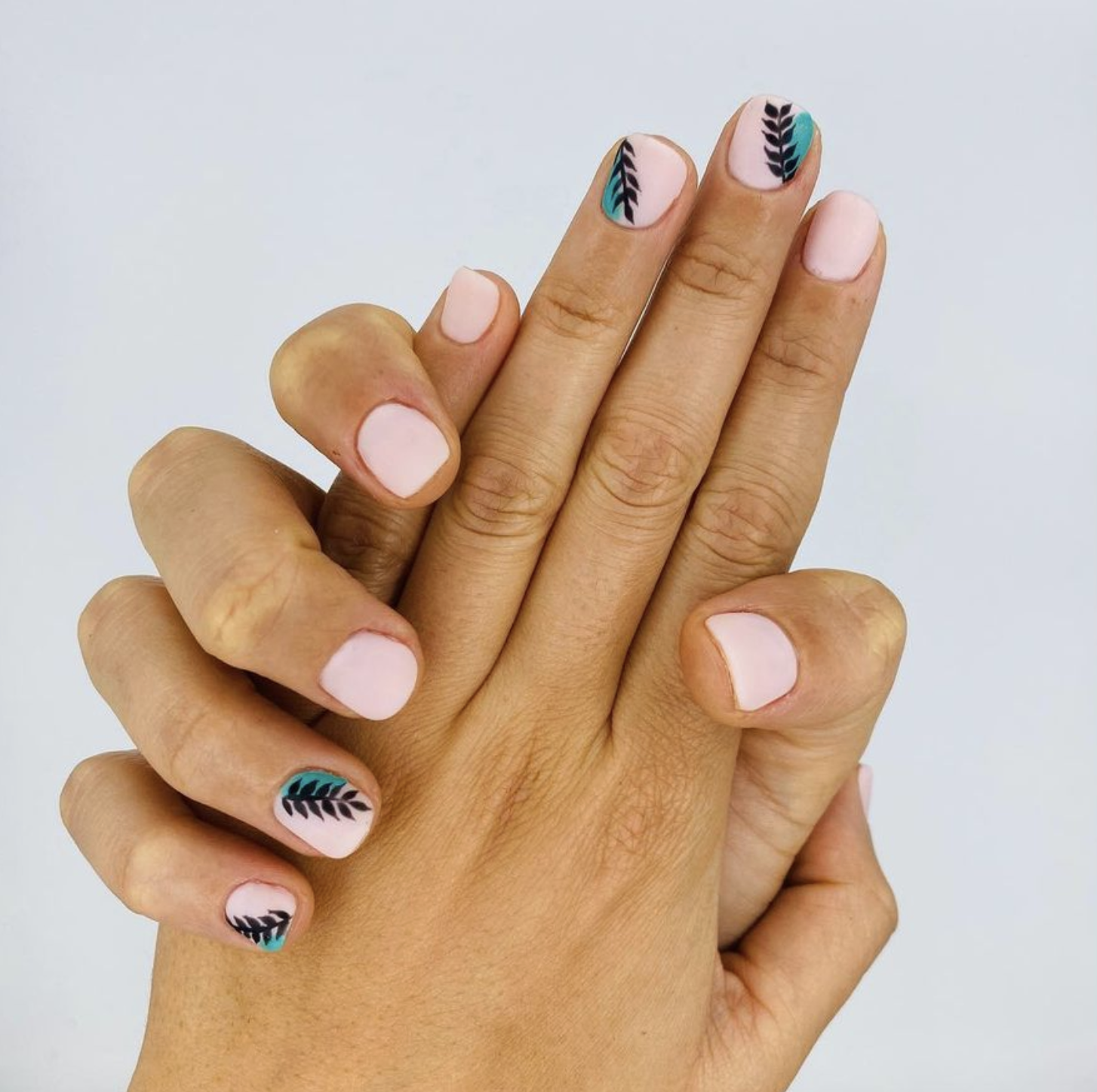 U&ntilde;as