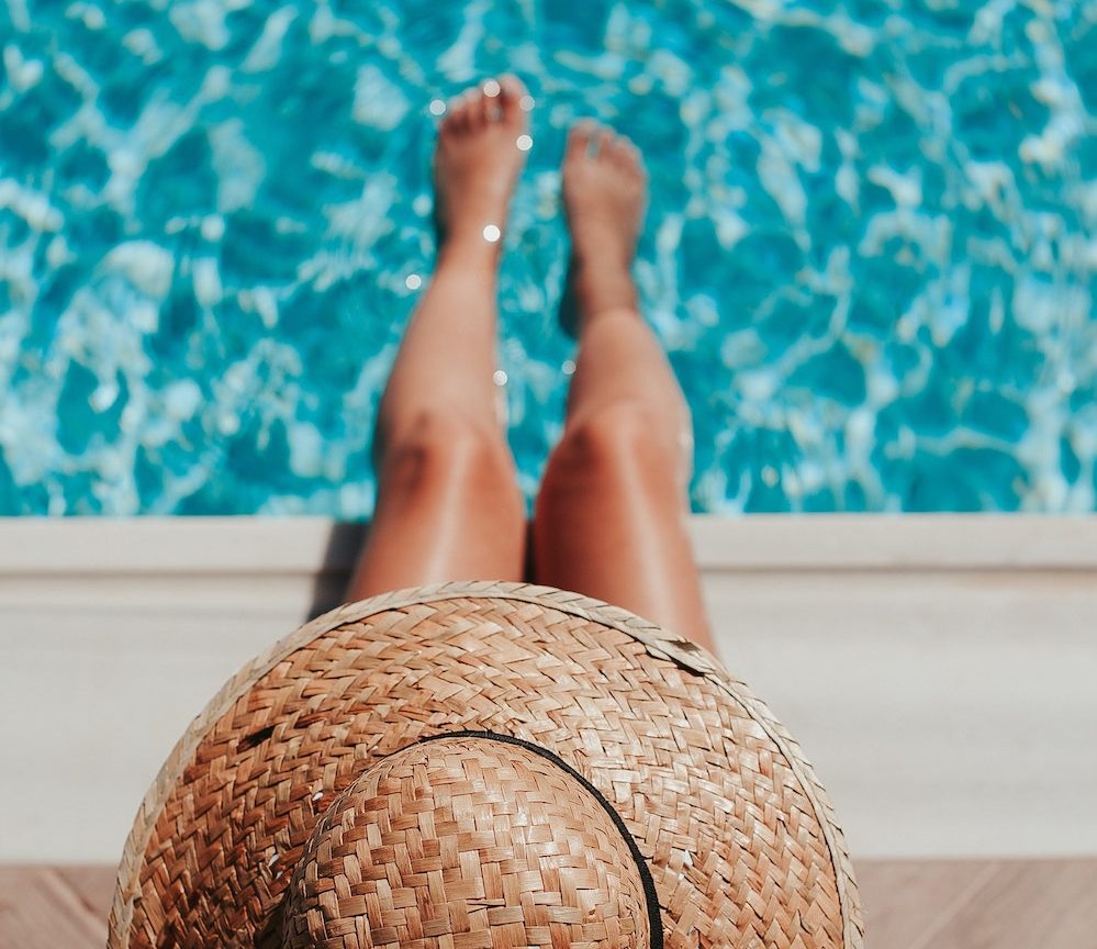 Mujer en piscina