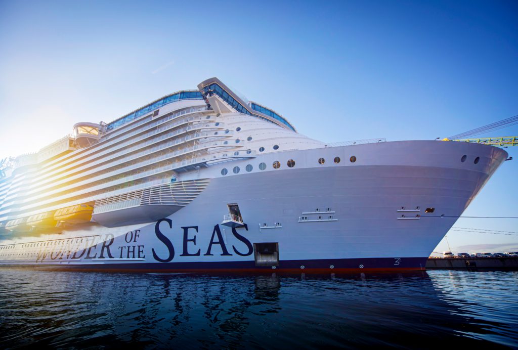 La proa del crucero m&aacute;s grande del mundo