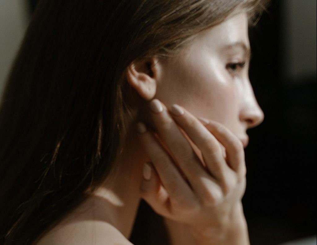 Chica con perfil bonito