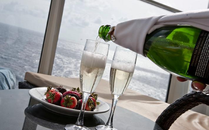 Champagne y fresas en Royal Carribbean